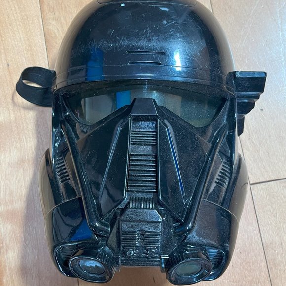 New- Darth Vader costume- Disney - kids age 9/10 - Picture 7 of 7
